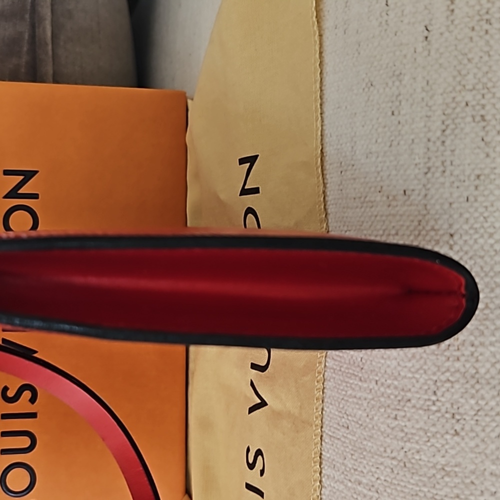 Louis Vuitton Epi Pouch - Picture 4 of 16